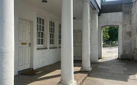 Listed Building Close To River Thames